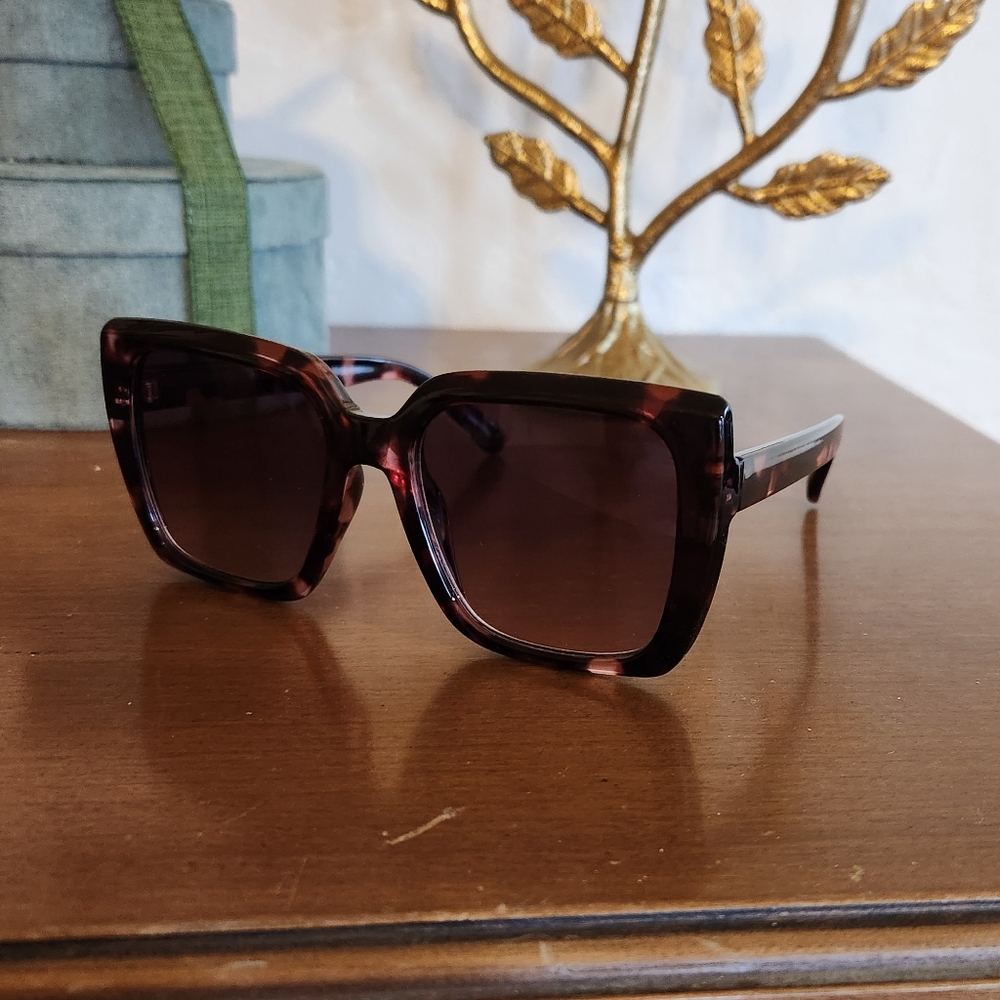 Jessica Simpson Tortoise Shell Sunglasses